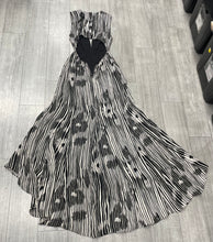 Load image into Gallery viewer, Alice &amp; Olivia Dress Size 2 4327
