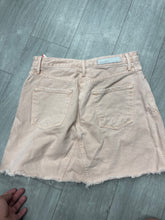 Load image into Gallery viewer, GRLFRND Skirts Size 28
