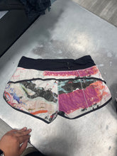 Load image into Gallery viewer, Lulu Lemon Athletic Shorts Size 5/6 0112
