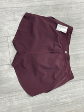 Load image into Gallery viewer, Lulu Lemon Athletic Shorts Size 3/4
