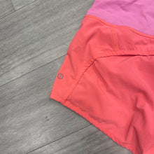 Load image into Gallery viewer, Lulu Lemon Athletic Shorts Size 3/4
