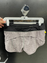 Load image into Gallery viewer, Lulu Lemon Athletic Shorts Size 4 5260
