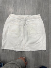 Load image into Gallery viewer, Good American Skirt NWT Size 9/10
