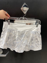 Load image into Gallery viewer, Lulu Lemon Athletic Shorts Size 8 9023
