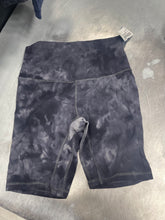 Load image into Gallery viewer, Lulu Lemon Athletic Shorts Size 2 0036
