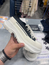 Load image into Gallery viewer, Alexander McQueen Size 37 3509 Shoes
