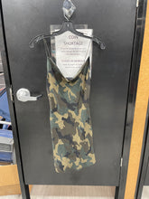 Load image into Gallery viewer, Alice &amp; Olivia Dress Size 0 Camo
