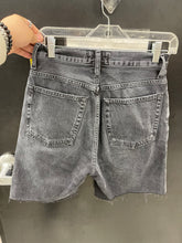Load image into Gallery viewer, AGOLDE Shorts Size 2 6377
