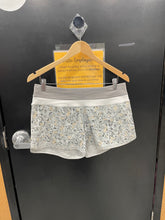 Load image into Gallery viewer, Lulu Lemon Athletic Shorts Size 8 7438
