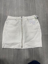 Load image into Gallery viewer, Good American Skirt NWT Size 9/10
