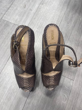 Load image into Gallery viewer, Fendi Dress Shoes Womens 8
