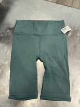 Load image into Gallery viewer, Lulu Lemon Athletic Shorts Size 7/8 2207
