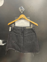Load image into Gallery viewer, GRLFRND Shorts Size 3/4 9540
