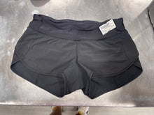 Load image into Gallery viewer, Lulu Lemon Athletic Shorts Size 3/4
