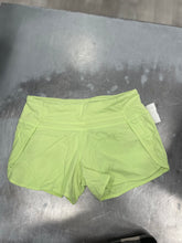 Load image into Gallery viewer, Lulu Lemon Athletic Shorts Size 3/4
