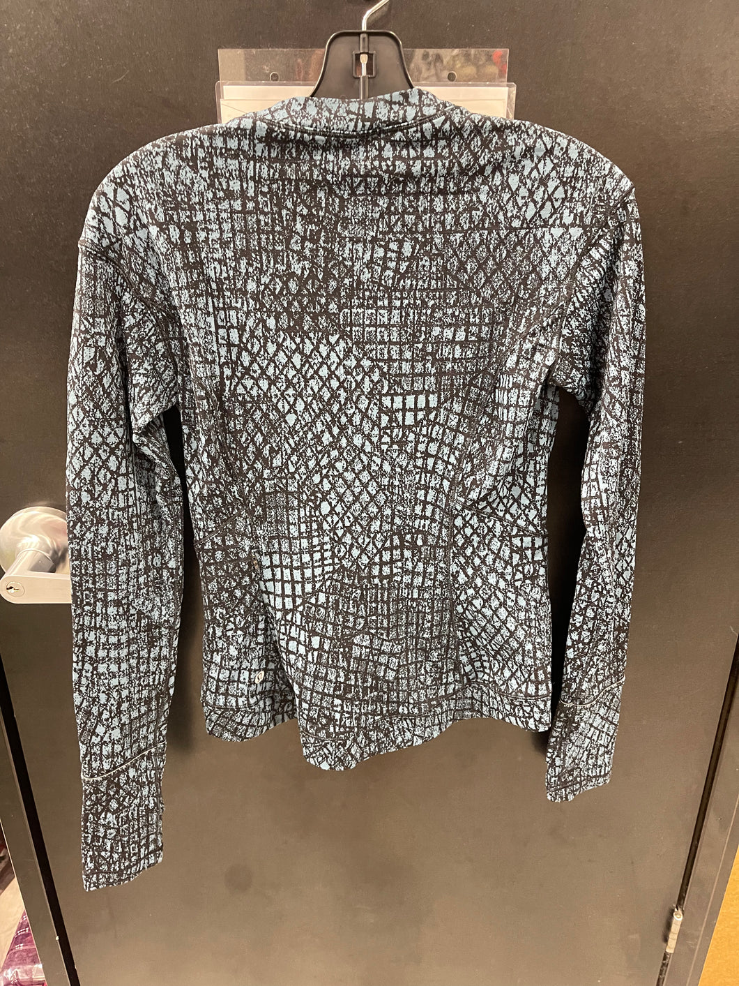 Lulu Lemon Athletic Top Size 4 2420