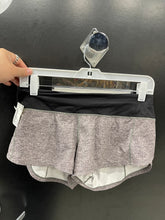 Load image into Gallery viewer, Lulu Lemon Athletic Shorts Size 4 5260
