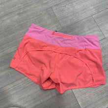 Load image into Gallery viewer, Lulu Lemon Athletic Shorts Size 3/4
