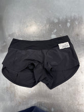 Load image into Gallery viewer, Lulu Lemon Athletic Shorts Size 4 8474
