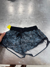 Load image into Gallery viewer, Lulu Lemon Athletic Shorts Size 2 3769

