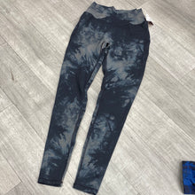 Load image into Gallery viewer, Alphalete Athletic Pants Size Small
