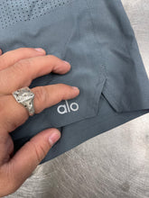 Load image into Gallery viewer, Alo Men Shorts Large 8283
