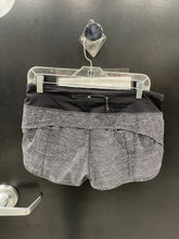 Load image into Gallery viewer, Lulu Lemon Athletic Shorts Size 8 6569

