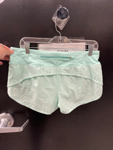 Load image into Gallery viewer, Lulu Lemon Athletic Shorts Size 8 6570
