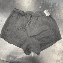 Load image into Gallery viewer, Lulu Lemon Athletic Shorts Size 3/4
