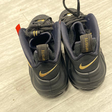 Load image into Gallery viewer, Nike Black Gold Athletic Shoes Mens 10

