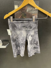Load image into Gallery viewer, Lulu Lemon Athletic Shorts Size 4 9392

