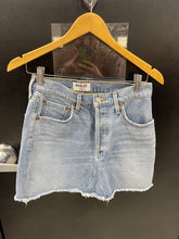 Load image into Gallery viewer, Agolde Skirt 9166 Size 2

