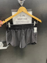 Load image into Gallery viewer, Lulu Lemon Athletic Shorts Size 4 4055
