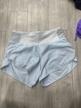 Load image into Gallery viewer, Lulu Lemon Athletic Shorts Size 6 3124

