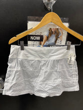 Load image into Gallery viewer, Lulu Lemon Athletic Shorts Size 6 4718
