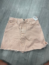 Load image into Gallery viewer, GRLFRND Skirts Size 28
