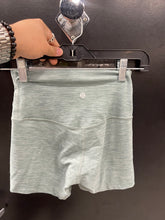 Load image into Gallery viewer, Lulu Lemon Athletic Shorts Size Small 0178
