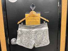 Load image into Gallery viewer, Lulu Lemon Athletic Shorts Size 8 7438
