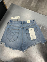 Load image into Gallery viewer, Rolla's Shorts Size 7/8
