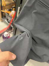 Load image into Gallery viewer, Lulu Lemon Shorts Size 40 7051
