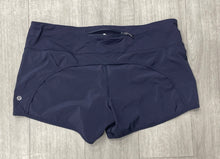 Load image into Gallery viewer, Lulu Lemon Athletic Shorts Size Small 7626
