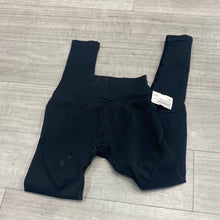 Load image into Gallery viewer, Alphalete Athletic Pants Size Small
