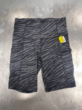 Load image into Gallery viewer, Lulu Lemon Athletic Shorts Size 4 0346
