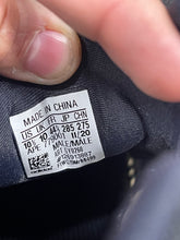 Load image into Gallery viewer, Adidas Men Size 10.5
