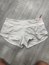Load image into Gallery viewer, Lulu Lemon Shorts Size 4
