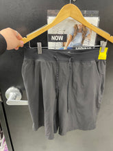 Load image into Gallery viewer, Lulu Lemon Athletic Shorts Size Large 4304
