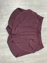 Load image into Gallery viewer, Lulu Lemon Athletic Shorts Size 3/4
