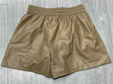 Load image into Gallery viewer, Good American Shorts Size Medium 1543
