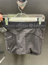 Load image into Gallery viewer, Lulu Lemon Athletic Shorts Size 6 8689
