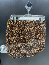 Load image into Gallery viewer, Diane Von Furstenburg Short NWT  Skirt Size 4 8696
